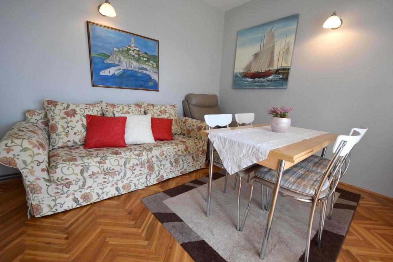 Apartment Mila Малинска Екстериор снимка